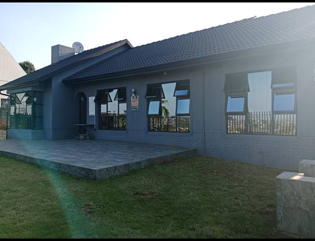 3 BEDROOM FREEHOLD FOR SALE IN BELFORT ESTATE
